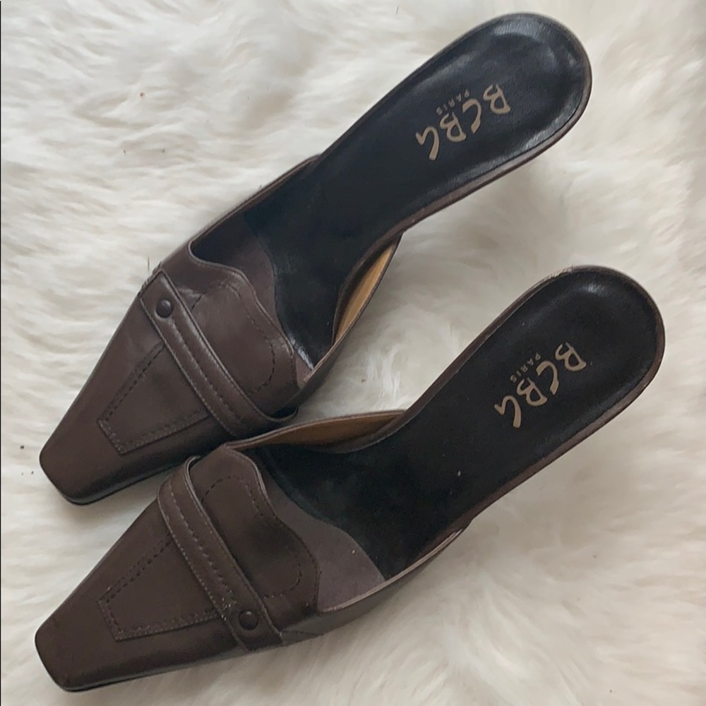 BCBG kitten heels